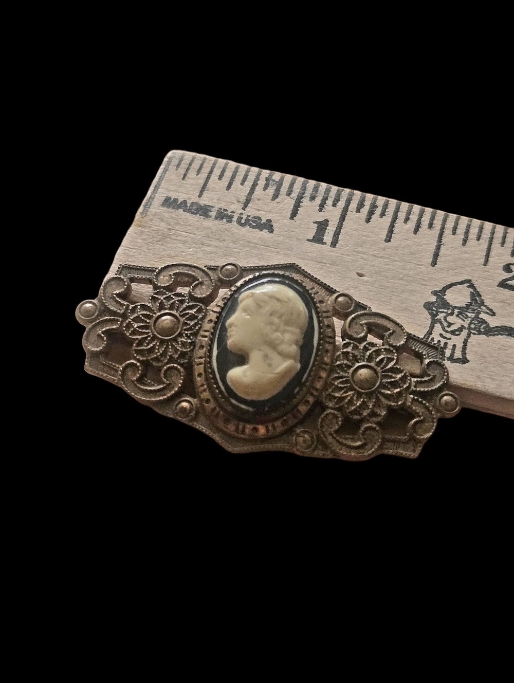 Vintage Mid-Century Filigree Faux Cameo Brooch